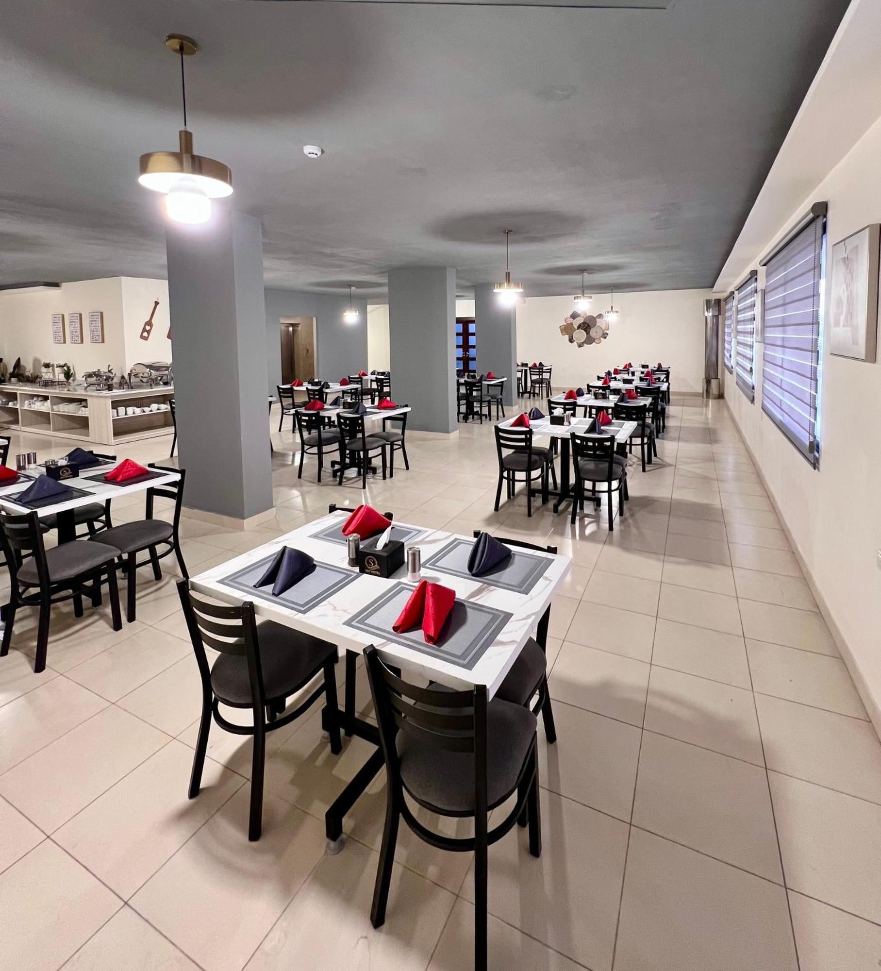 Sky Hotel Aqaba Exterior foto